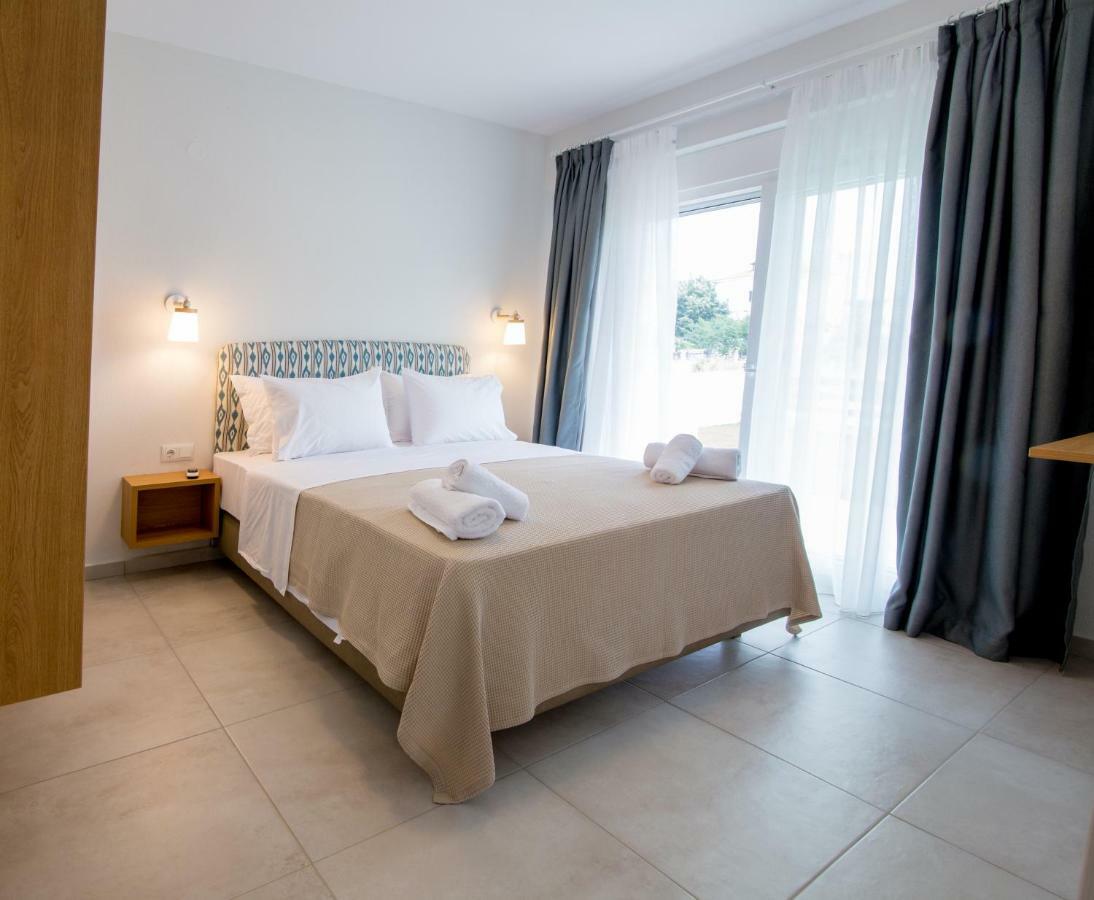The Papoutsakis Apartments Nikiti  Esterno foto